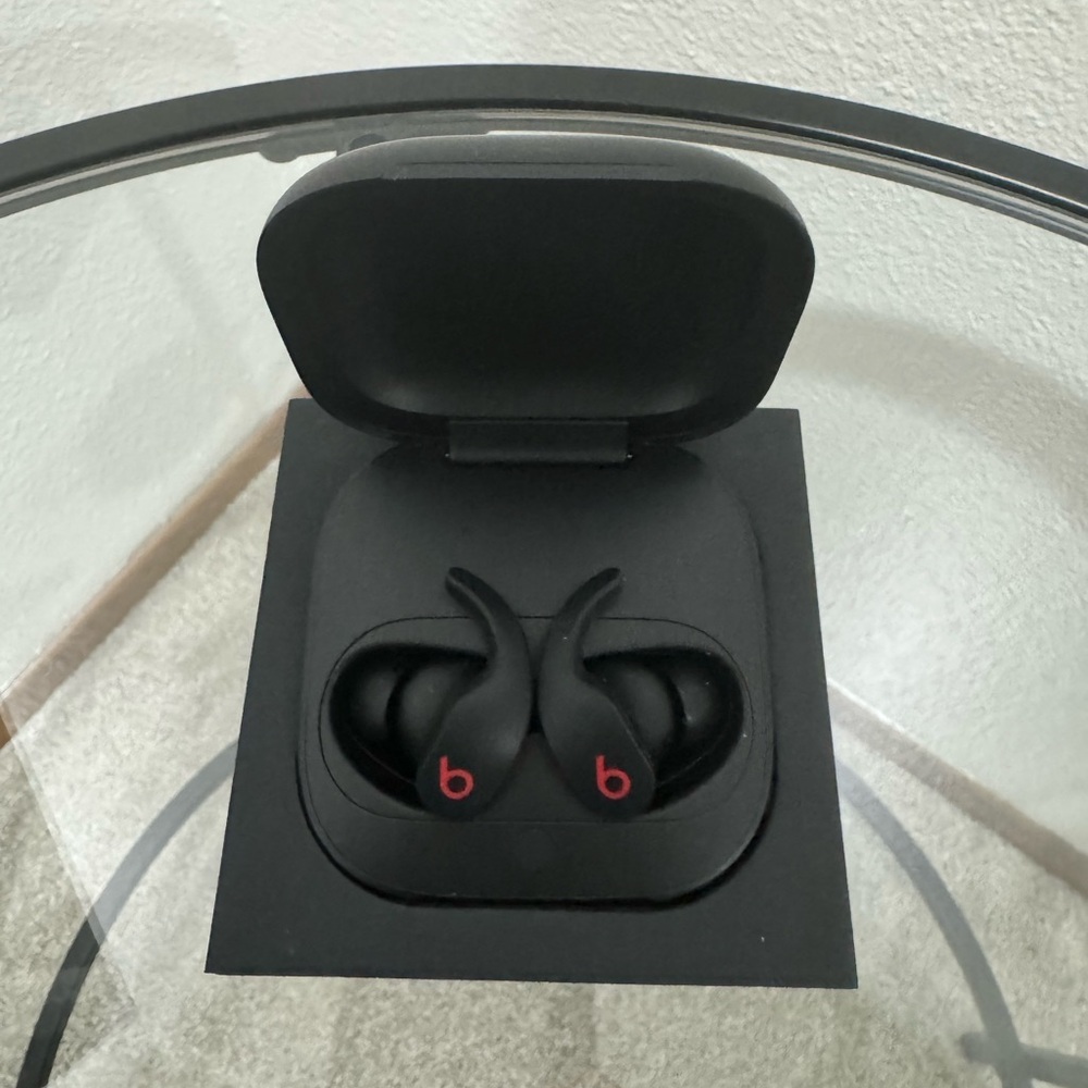 Beats fit pro earbuds